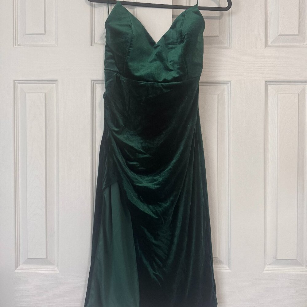 Velvet Sweetheart Neckline Mini Dress